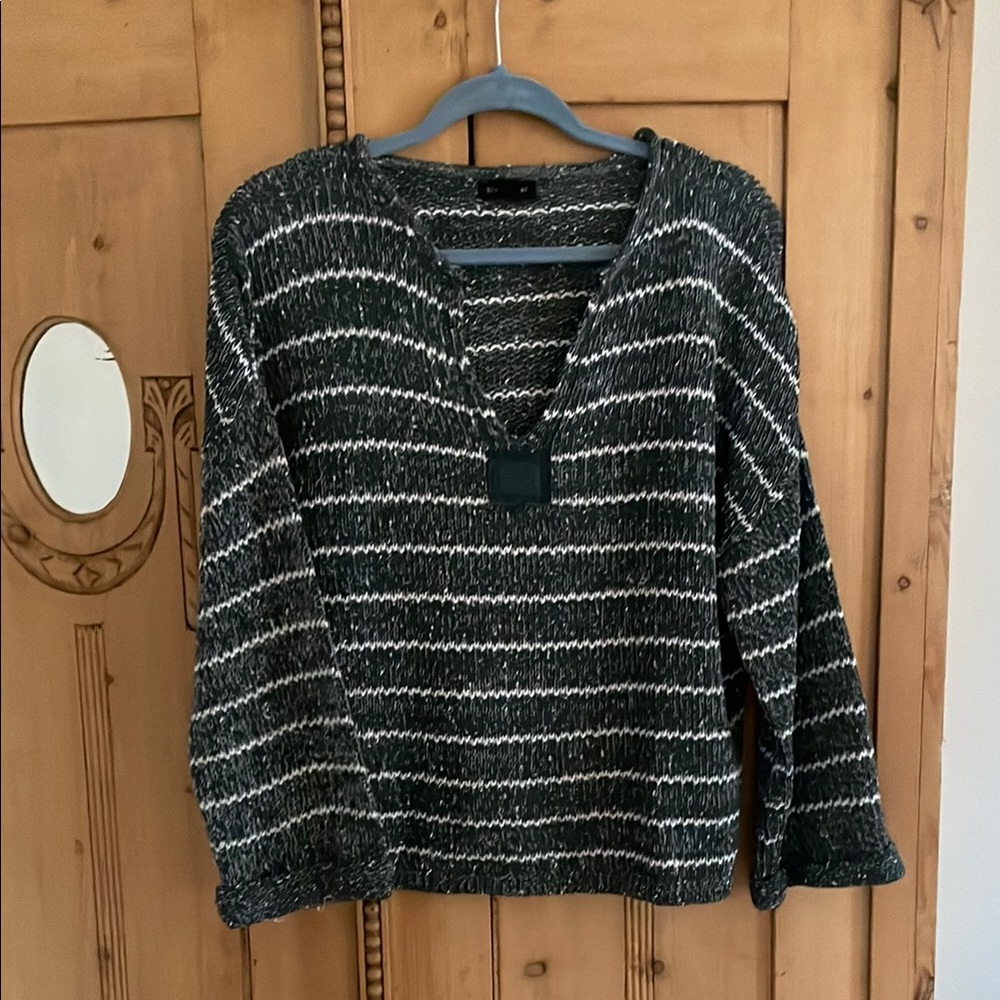 Blu Pepper Green and White V-Neck Sweater